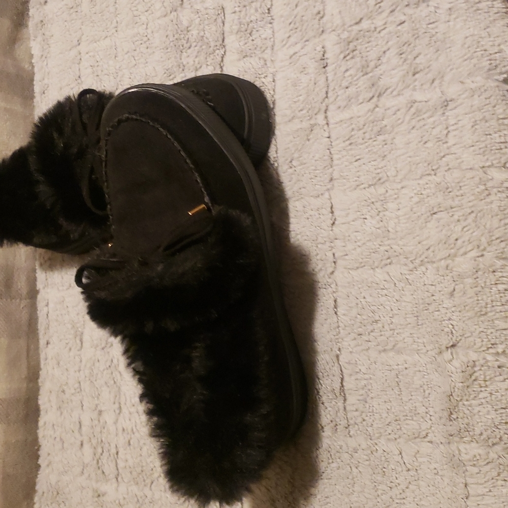Slippers - Picture 2 of 3